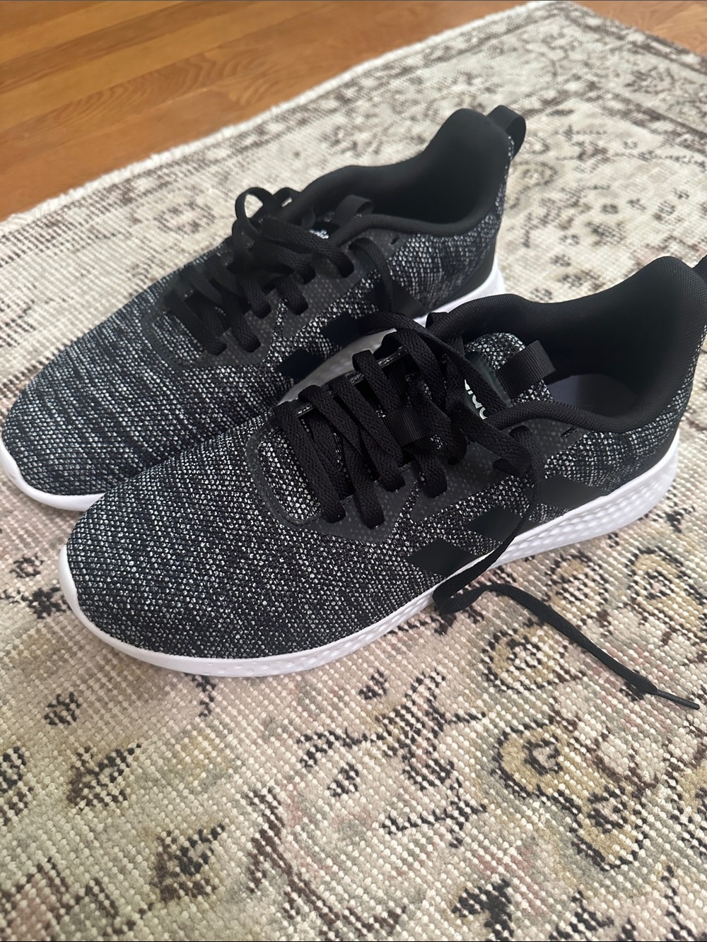 Lightweight men’s Adidas tennis shoes